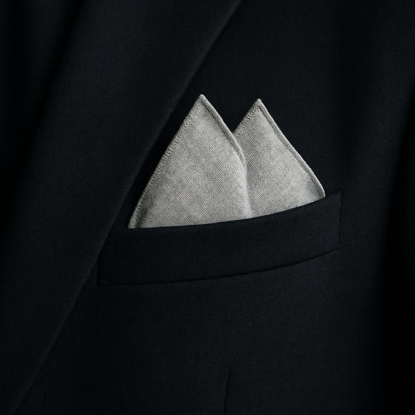 Pochette de Costume en Coton Gris Macro