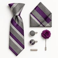 Cravate Rayée Gris et Violet ensemble